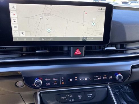 New 2026 Kia Carnival FWD image 11