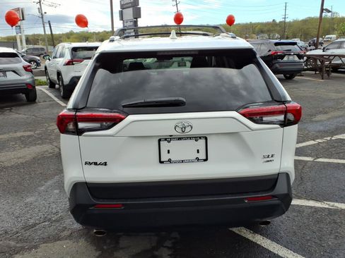 Used 2020 Toyota RAV4 XLE w/ Convenience Package AWD/4WD image 5