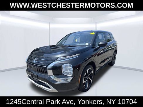 Used 2023 Mitsubishi Outlander SE AWD/4WD image 1