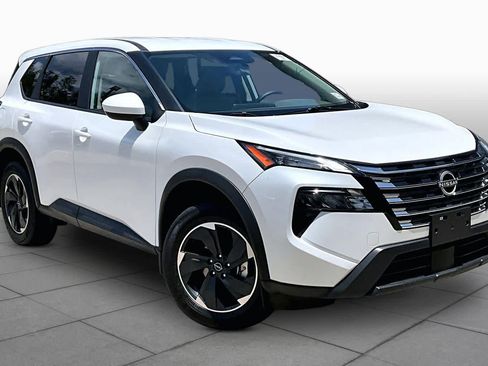 Certified 2025 Nissan Rogue SV FWD image 3