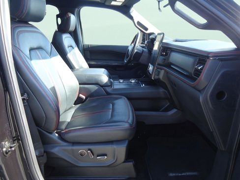 Used 2022 Ford Expedition Limited image 27
