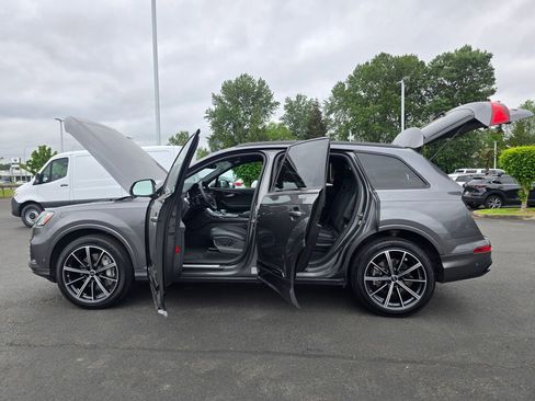 Used 2023 Audi Q7 3.0T Premium Plus AWD/4WD image 9