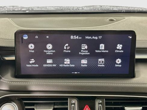 Used 2023 Genesis G70 2.0T AWD/4WD image 12