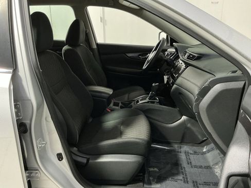 Used 2018 Nissan Rogue S image 32