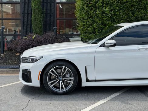 Used 2021 BMW 750i xDrive w/ M Sport Package AWD/4WD image 10