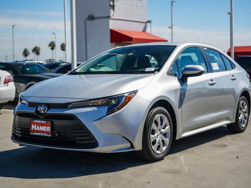 New 2026 Toyota Corolla LE FWD image 3
