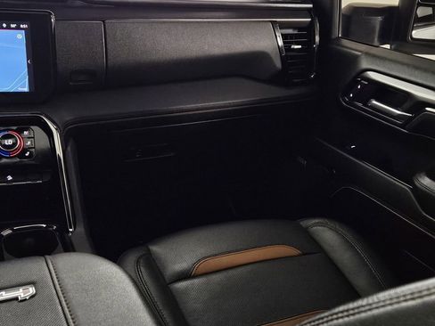 Used 2024 GMC Sierra 2500 AT4 w/ AT4 Premium Plus Package image 14