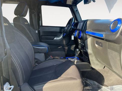 Used 2015 Jeep Wrangler Sahara w/ Connectivity Group image 14