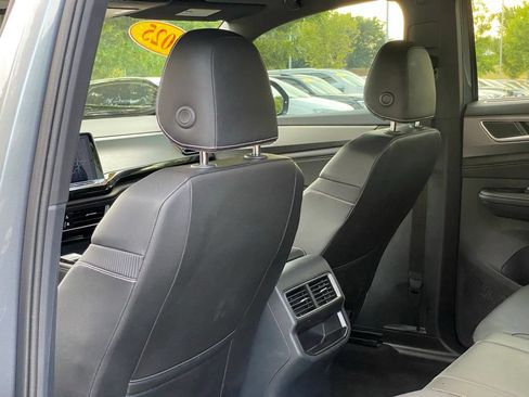 Used 2025 Volkswagen Atlas Cross Sport SE AWD/4WD image 26