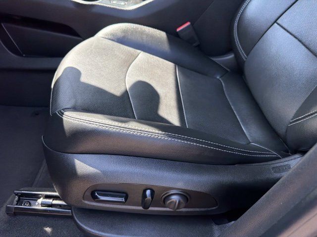 Used 2023 GMC Terrain SLT w/ Elevation Edition FWD image 21