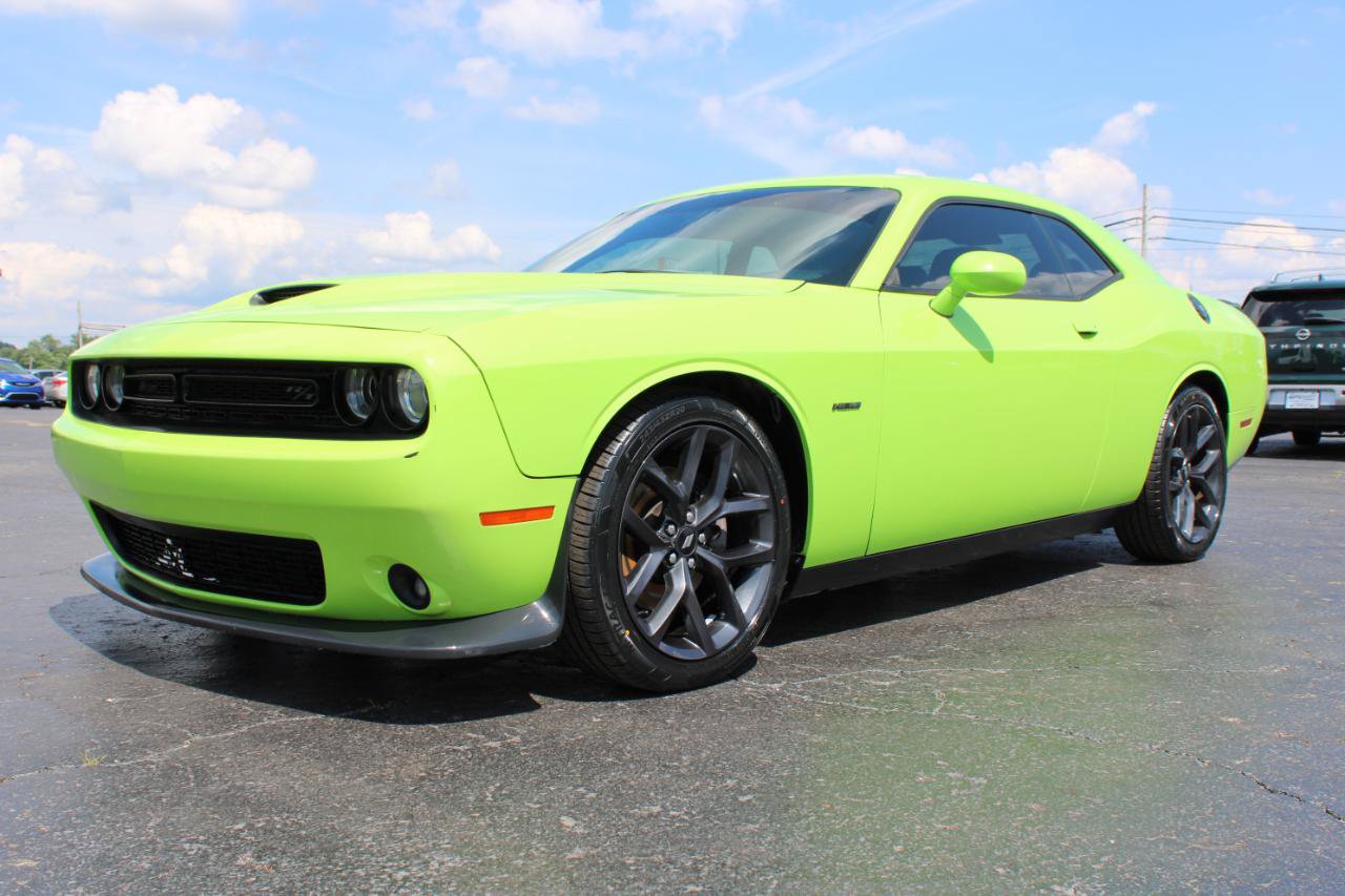 Used 2019 Dodge Challenger R/T w/ Blacktop Package RWD image 12