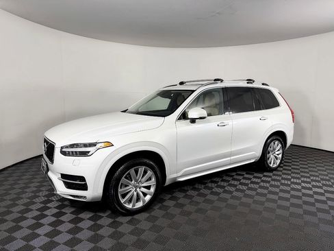 Used 2016 Volvo XC90 T6 Momentum w/ Momentum Plus Package image 2