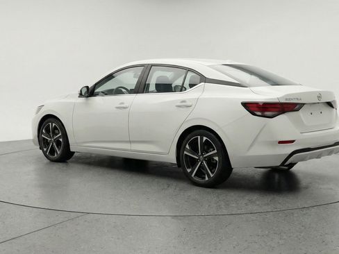 Used 2025 Nissan Sentra SV image 6