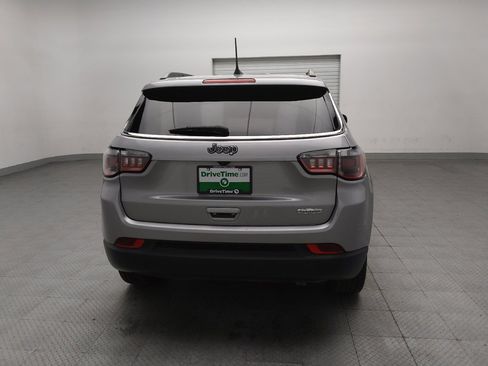 Used 2022 Jeep Compass Latitude FWD image 7