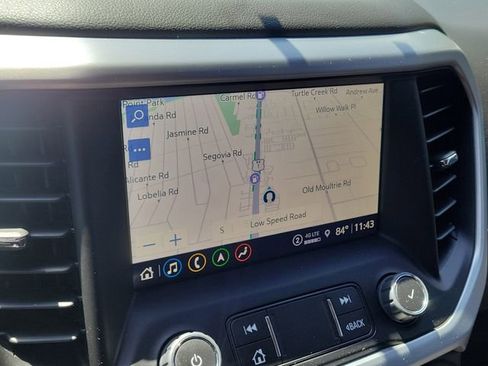 Used 2023 GMC Acadia SLE w/ Driver Convenience Package FWD image 29