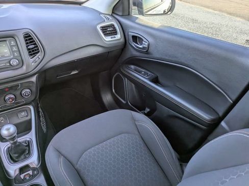 Used 2018 Jeep Compass Sport FWD image 17