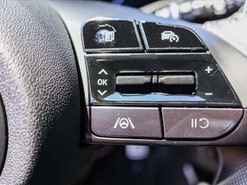 New 2025 Hyundai Elantra SEL image 16