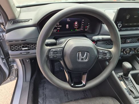 Used 2025 Honda Accord SE image 22