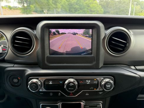 Used 2022 Jeep Wrangler Unlimited Sport AWD/4WD image 18