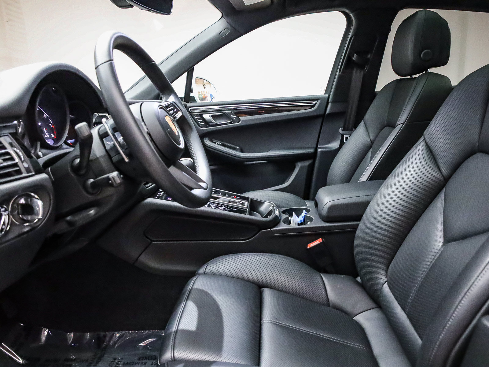 Certified 2026 Porsche Macan AWD/4WD image 19