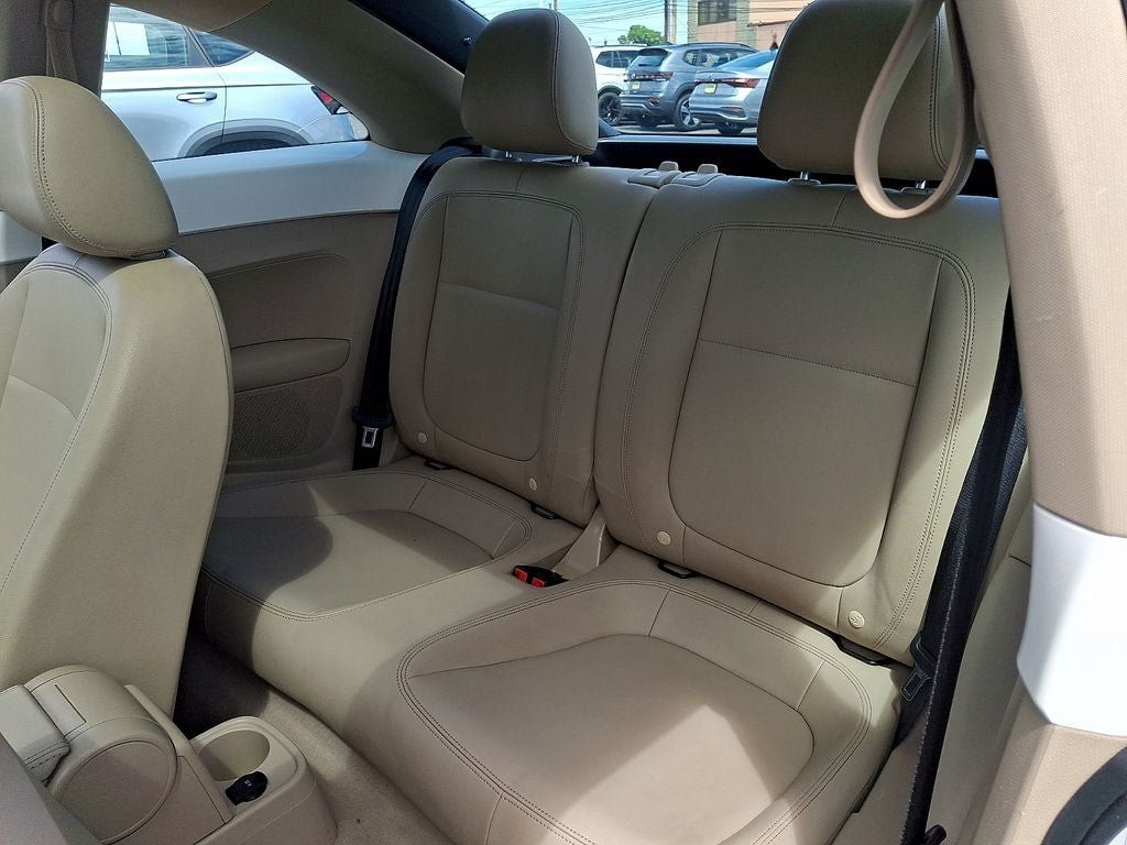 Used 2013 Volkswagen Beetle TDI FWD image 10