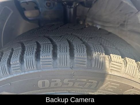 Used 2021 Hyundai Venue SE FWD image 11