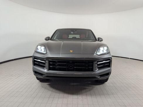 Certified 2025 Porsche Cayenne E-Hybrid AWD/4WD image 6