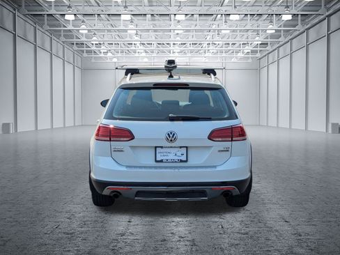 Used 2018 Volkswagen Golf Alltrack AWD/4WD image 4