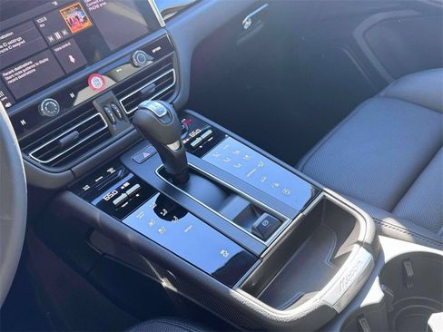 Certified 2026 Porsche Macan AWD/4WD image 29