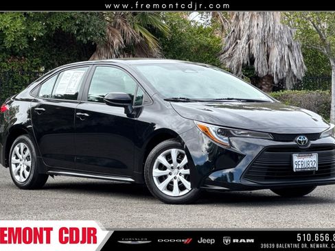 Used 2023 Toyota Corolla LE image 1