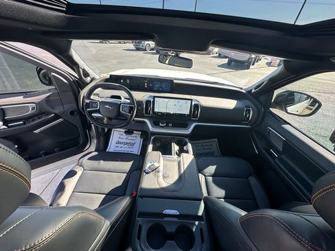 New 2025 Ford Expedition Tremor image 5