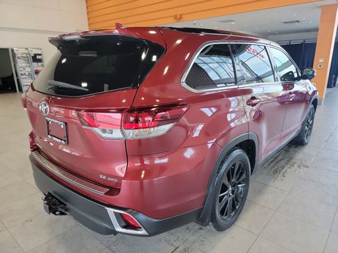 Used 2019 Toyota Highlander AWD V6 image 7