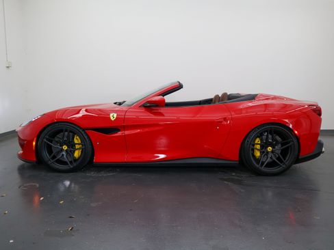 Used 2019 Ferrari Portofino RWD image 7