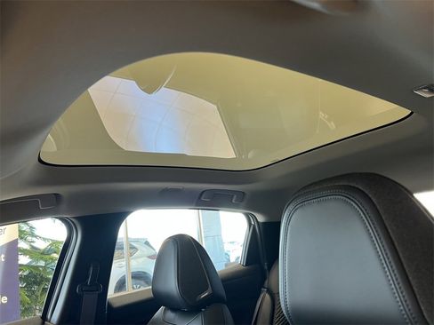 New 2026 Nissan Leaf Platinum+ image 6