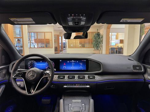 Certified 2025 Mercedes-Benz GLS 450 4MATIC image 6