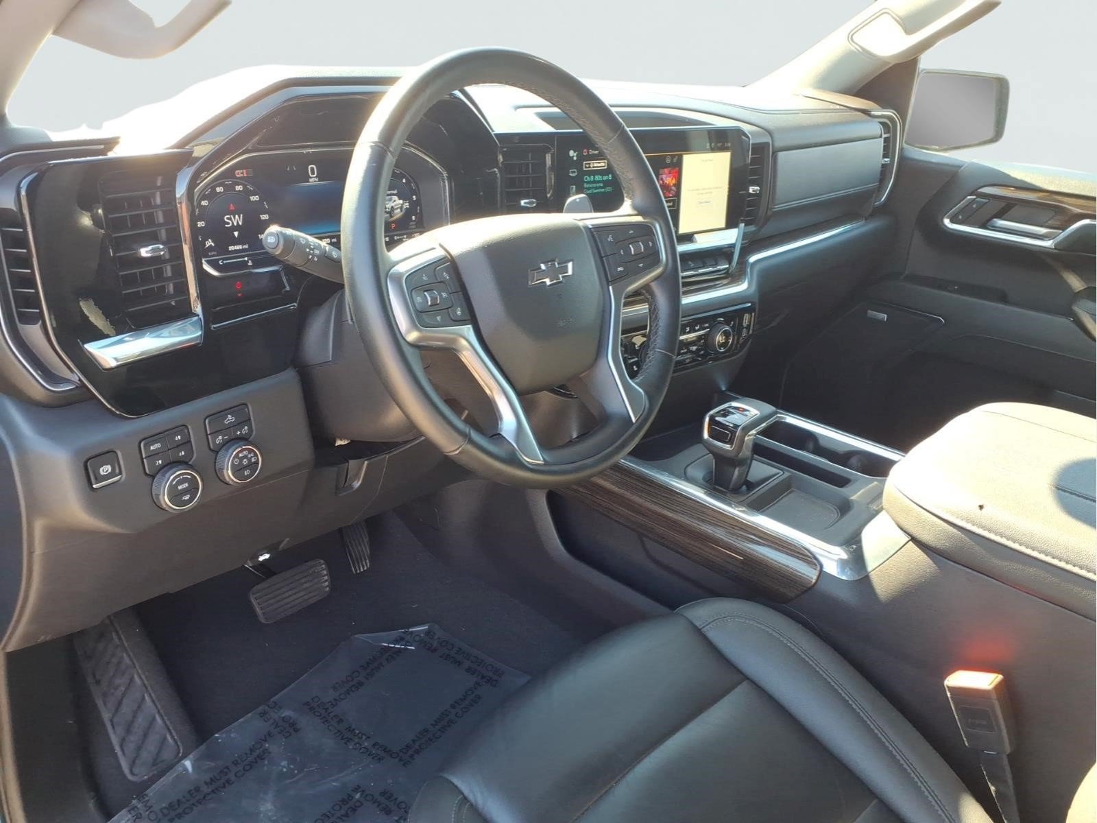 Used 2024 Chevrolet Silverado 1500 LT Trail Boss w/ Convenience Package II AWD/4WD image 27