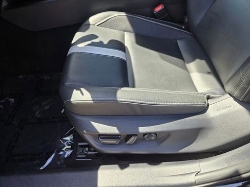 Used 2025 Toyota Camry SE FWD image 11