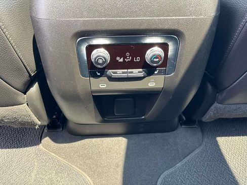 Used 2023 GMC Yukon Denali AWD/4WD image 16