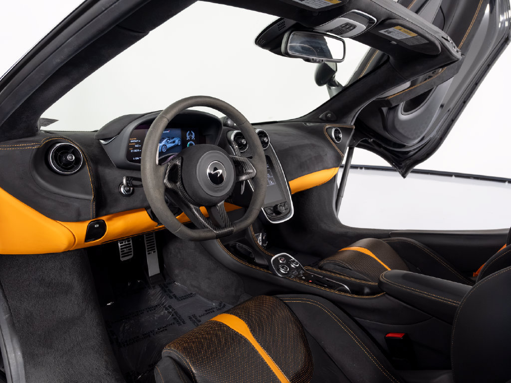Used 2018 McLaren 570S Spider RWD image 17