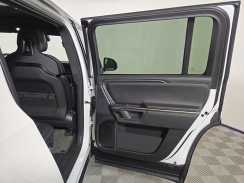 Used 2024 Rivian R1S Adventure AWD/4WD image 19