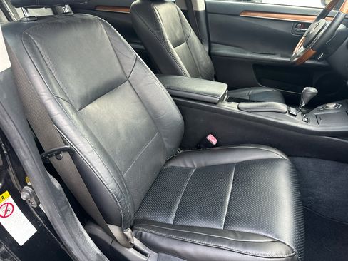 Used 2013 Lexus ES 300h w/ Luxury Pkg image 12