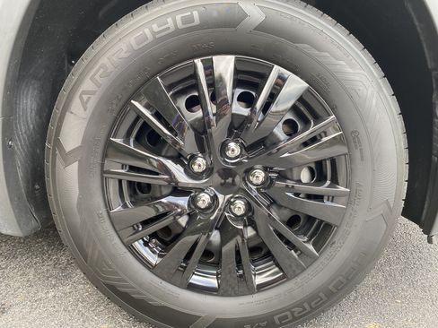 Used 2018 Chevrolet Trax LS FWD image 13