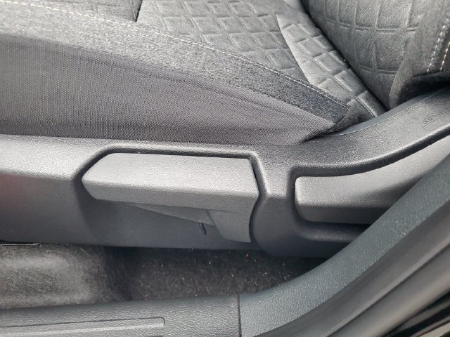Certified 2026 Nissan Kicks SV FWD image 23