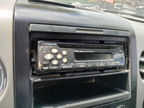 Used 2007 Ford F150 XLT image 32