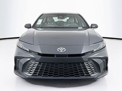 Certified 2025 Toyota Camry SE FWD image 8