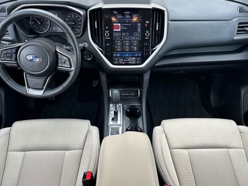 Used 2024 Subaru Ascent Premium w/ Convenience Package image 12