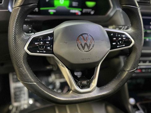 Used 2022 Volkswagen Tiguan SE R-Line image 27