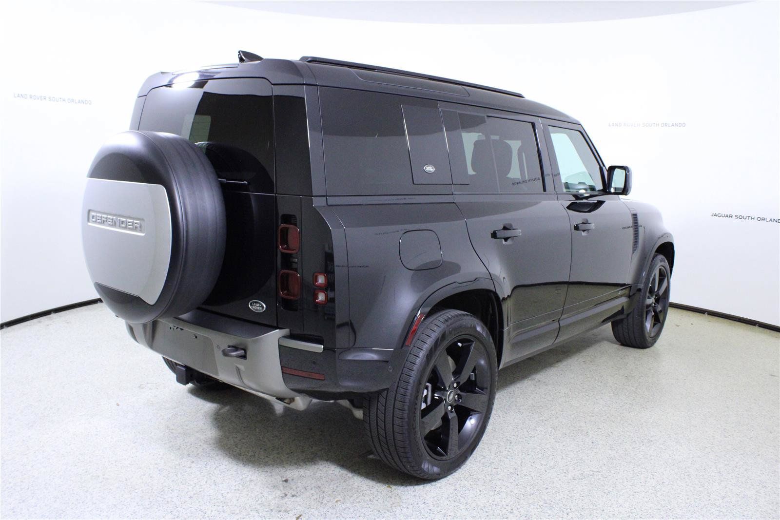 Used 2021 Land Rover Defender 110 X-Dynamic HSE AWD/4WD image 7