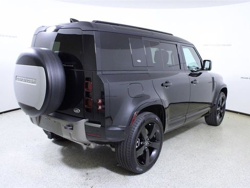 Used 2021 Land Rover Defender 110 X-Dynamic HSE AWD/4WD image 7