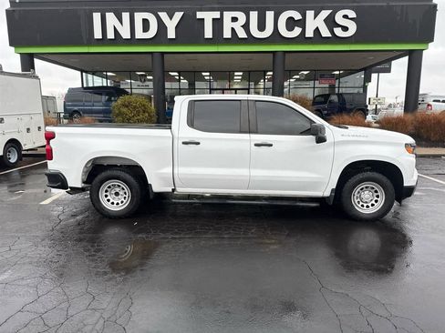 Used 2022 Chevrolet Silverado 1500 W/T w/ WT Value Package AWD/4WD image 4